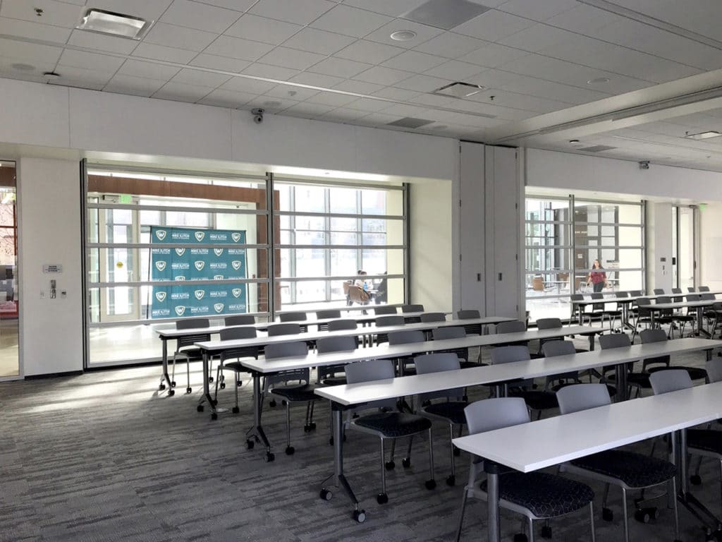Skyfold Mirage fully extended in a classroom