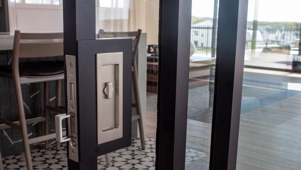 Detail of ZONA glass telescoping doors.